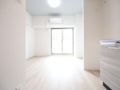 パルティール金山の洋室8.6帖 エアコン完備 バルコニー