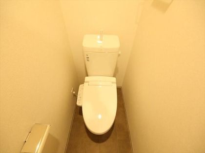 プレサンス上前津エレスタの温水洗浄暖房便座付トイレ