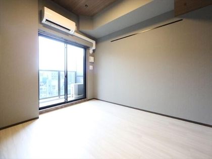 メイクスWアート丸の内の洋室7.4帖 エアコン完備 バルコニー