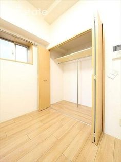 ラ・ルーシュ泉のクローゼット