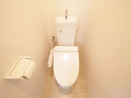 カンピオーネ御器所通の温水洗浄暖房便座付トイレ