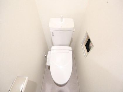アステリ鶴舞テーセラの温水洗浄暖房便座付トイレ