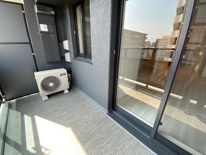 コンフォリア新大阪宮原Qのバルコニーはこちらです。