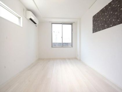 洋室7.9帖 2面採光 エアコン完備 室内洗濯物干し掛け付