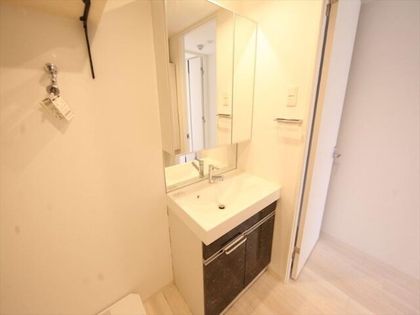 LUORE吹上の脱衣所 独立洗面台 収納スペース有