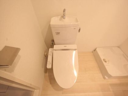 LUORE吹上の温水洗浄暖房便座付トイレ