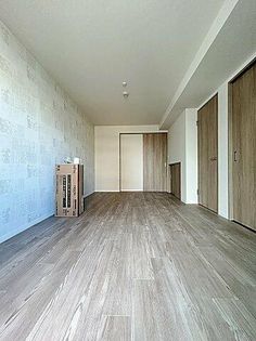 Celenest浄心の落ち着いた色調の寝室です