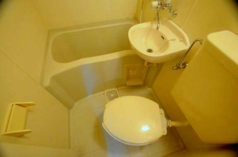 ホワイトハイツの清潔感のあるトイレは落ち着きますね。