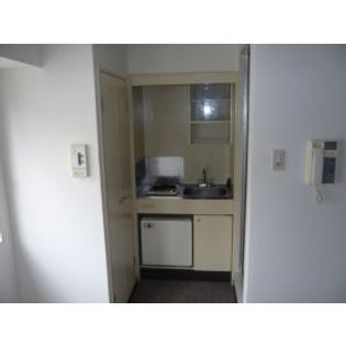 室内明るいです。