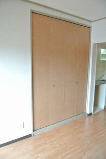 田中第8ハイツの大きめのクローゼットです