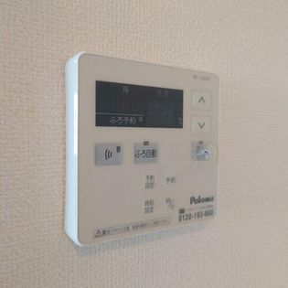 写真は同間取りの別部屋のものです。