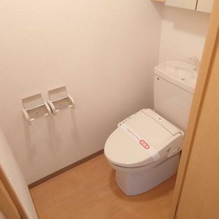 メイプル館の写真は同間取りの別部屋のものです。