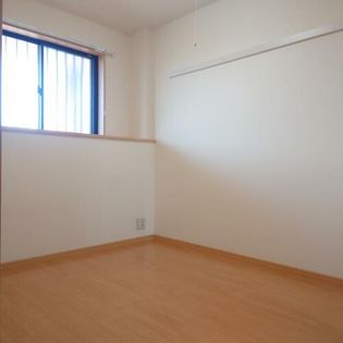メイプル館の写真は同間取りの別部屋のものです。