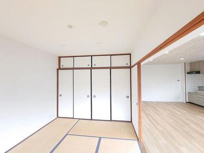 ライフハウス城野駅東の和室の収納 天袋もあります