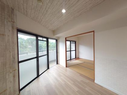 ライフハウス城野駅東の明るいリビングダイニング