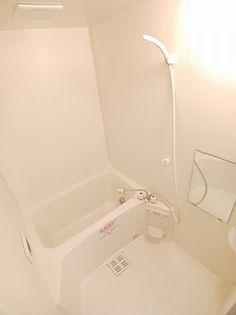 リュエル・ウエストのきれいなお風呂です