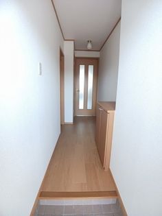 リュエル・ウエストのゆったりとした玄関です