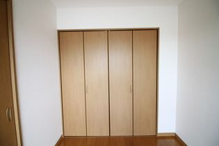 第8サンコーポ森脇の5.6帖洋室