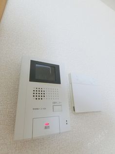 モニターホンで来訪者を確認できます♪