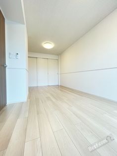 エヌ プラスの画像