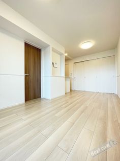 エヌ プラスの画像