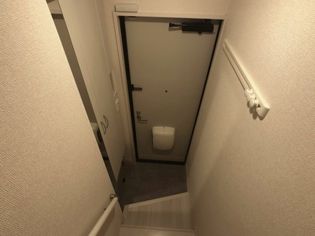 腰浜リバーサイドの玄関