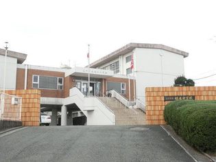 直方市立植木中学校(600m)