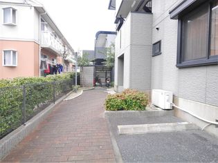 建物前