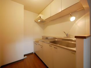 ラ・コンテ栄通のキッチン