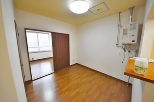 アプロード美園813の居室・リビング