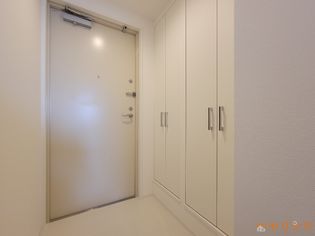 LUORE大曽根NORTHの玄関