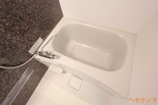 LUORE浄心のバス