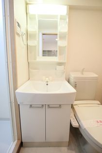 ツインクレスト童夢Ⅰの★便利な独立洗面化粧台★