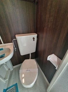 東京都足立区大谷田3丁目の賃貸マンションのトイレ