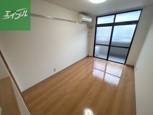 西部ハイツ平和公園の居室・リビング