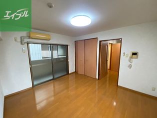 グリーンコート樺島の居室・リビング