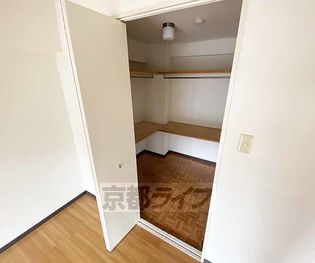 アメニティ双ケ丘の他にも収納スペース有り