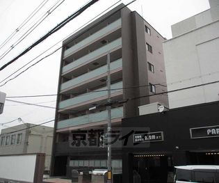 ローブコート六地蔵駅前の画像