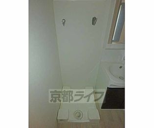京都府京都市上京区南上善寺町の賃貸マンションの洗濯機置き場です。