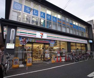 セブンイレブン御幸町六角店まで135m 商店街すぐ