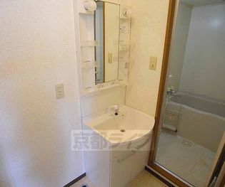 松山サザンクロスの毎朝身だしなみをチェック