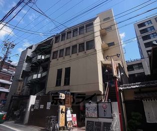 星の子六角ビルの画像