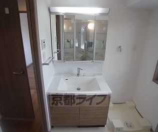 シルエラ御所南の便利なシャンプードレッサーです。