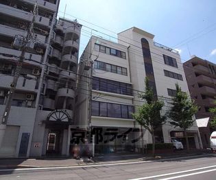 京都府京都市右京区西京極北大入町の賃貸マンションの画像