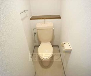 Requie上桂の清潔感のある洋式トイレ