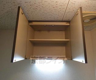 プルミエール増見のキッチン収納です。