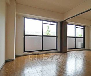 リアライズ金閣寺の居室です。