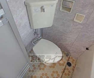 カーサ船岡山のすっきりとしたトイレです。