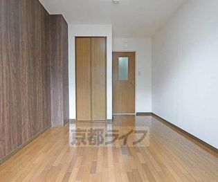 シェモア衣笠のリビングです。