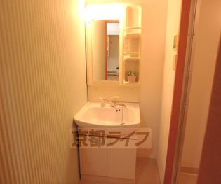 マ・アビタションの洗面台です。